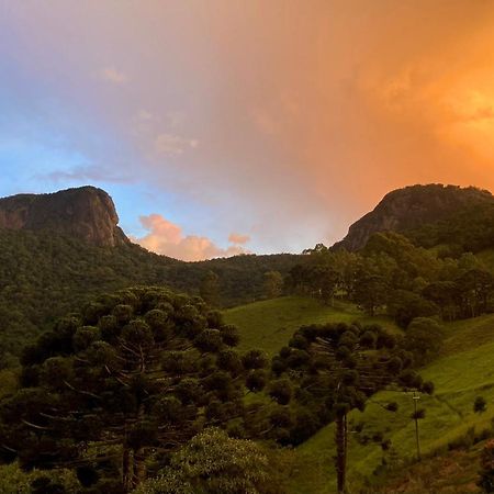 Villa Abrigo De Montanha - Berghuette São Bento do Sapucaí Esterno foto